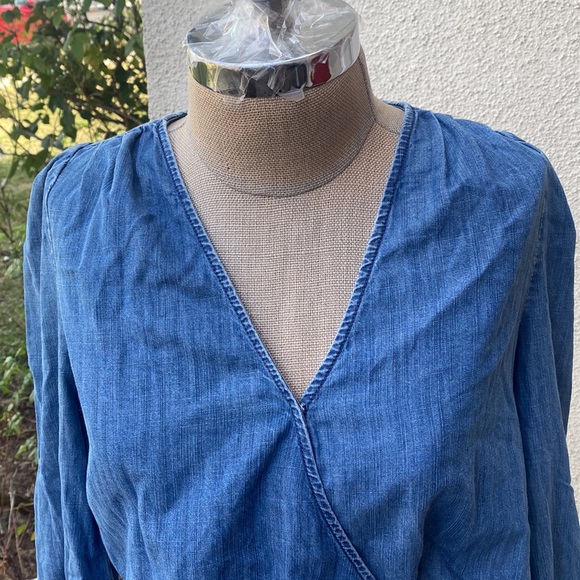 Madewell Chambray Denim lovely wrap top. - Picture 4 of 13
